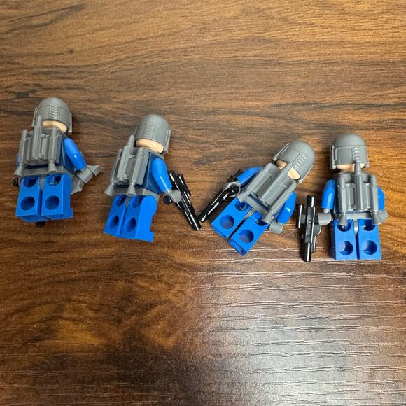 LEGO Star Wars 501st Clone Trooper Lot of 4 Phase 2 Blue Minifigures Weapons - Picture 3 of 5